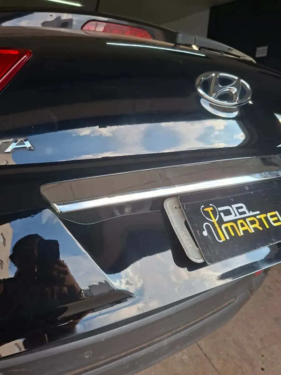 Reparo de amassado na tampa traseira de Hyundai Creta preto na oficina Doutor Martelinho