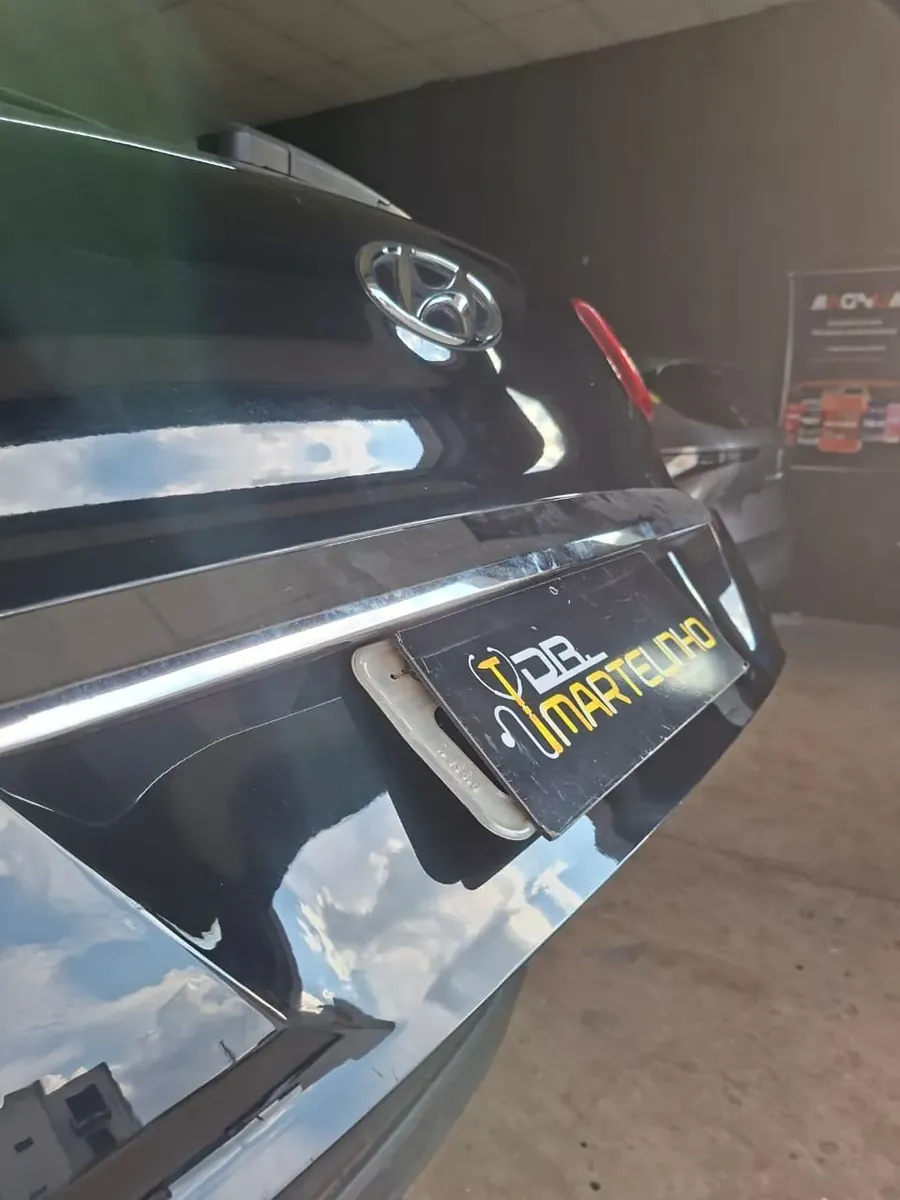Tampa traseira de Hyundai Creta preto reparada pelo martelinho de ouro em Bauru